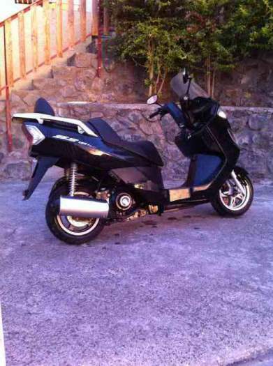 SCOOTER 125 PARFAIT ETAT URGENT