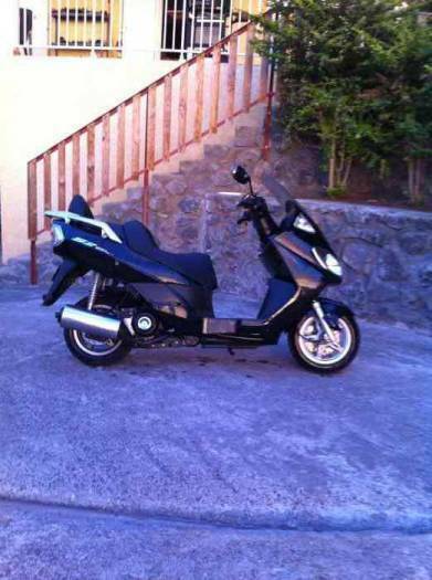 SCOOTER 125 PARFAIT ETAT URGENT