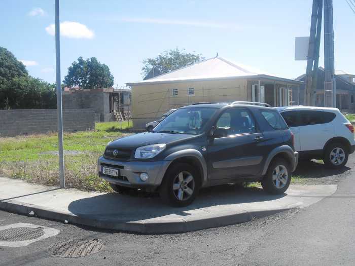 Rav 4, 1ere main, très bien entretenu, 3 portes, toutes option