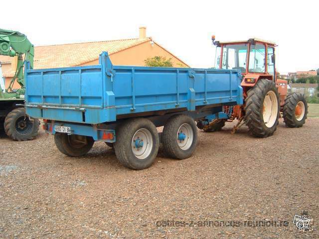 Tracteur Renault + remorque