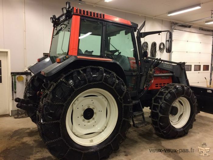 jolie tracteur Valtra 6550H