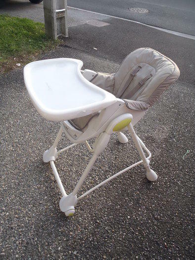 Chaise haute bébé confort