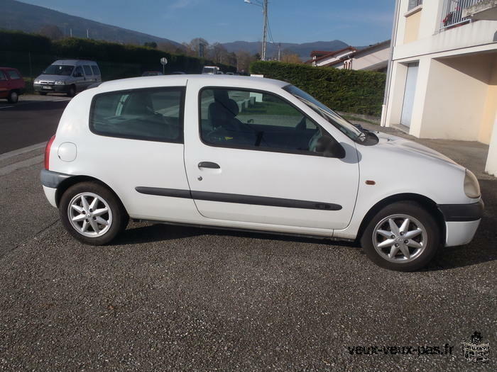 Clio II 1.6 SI