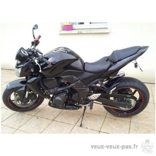 Black Kawasaki Z 750 motorcycle