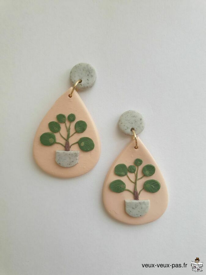 Earrings/handmade/pilea/plant/nature