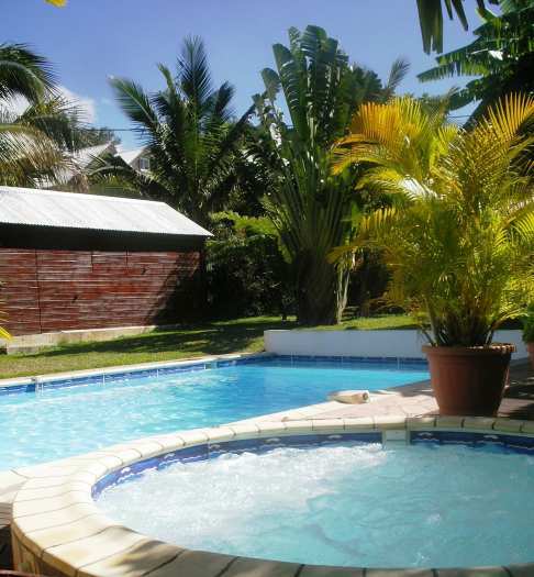 Villa, pool, jacuzzi, 1400 m2 of land, orchard of 5000 m2, near beach (15 min.), 12 people