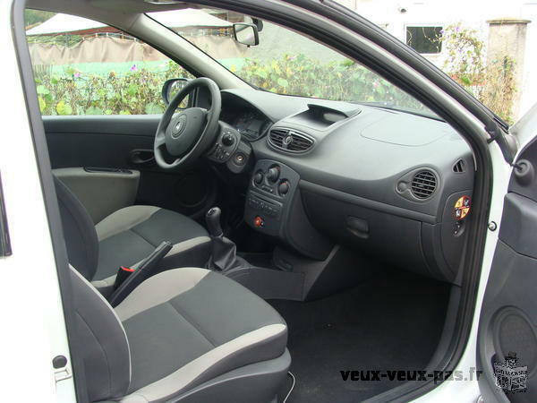 RENAULT Clio III