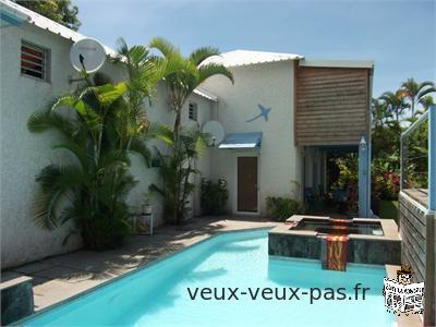 LES AVIRONS BELLE VILLA F5 DE 145 M² +T2 36M² SUR 400 M² TERRAIN