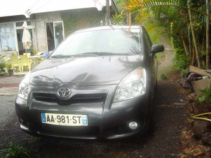 céde à regret toyota corolla verso 5 ou 7 places encore sous garantie fible kilométrage