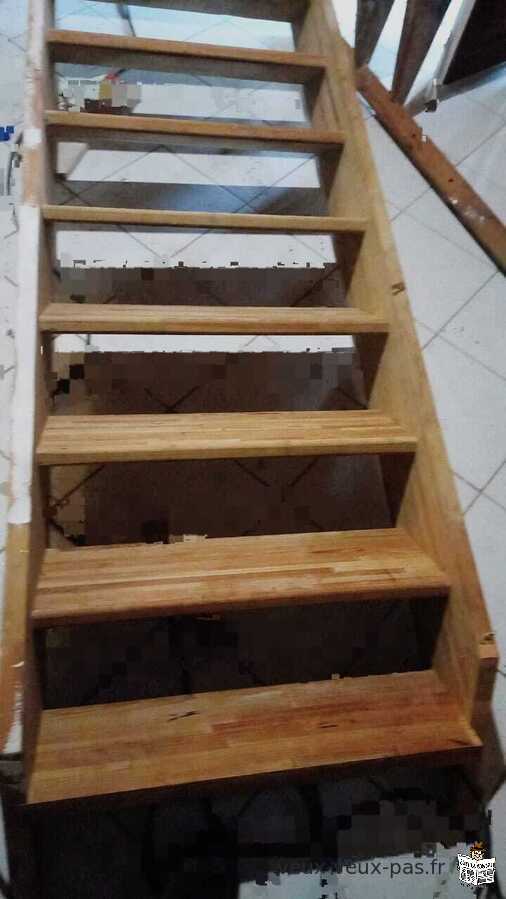 Escalier en bois pin